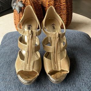Fioni Gold glittery heels - size 6.5